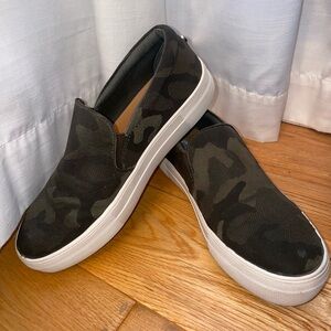 Steve Madden Camo Sneaker